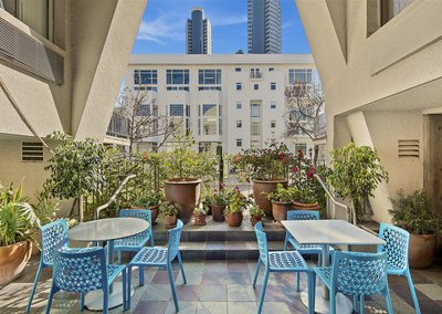 Outdoor Terrace/Cafe