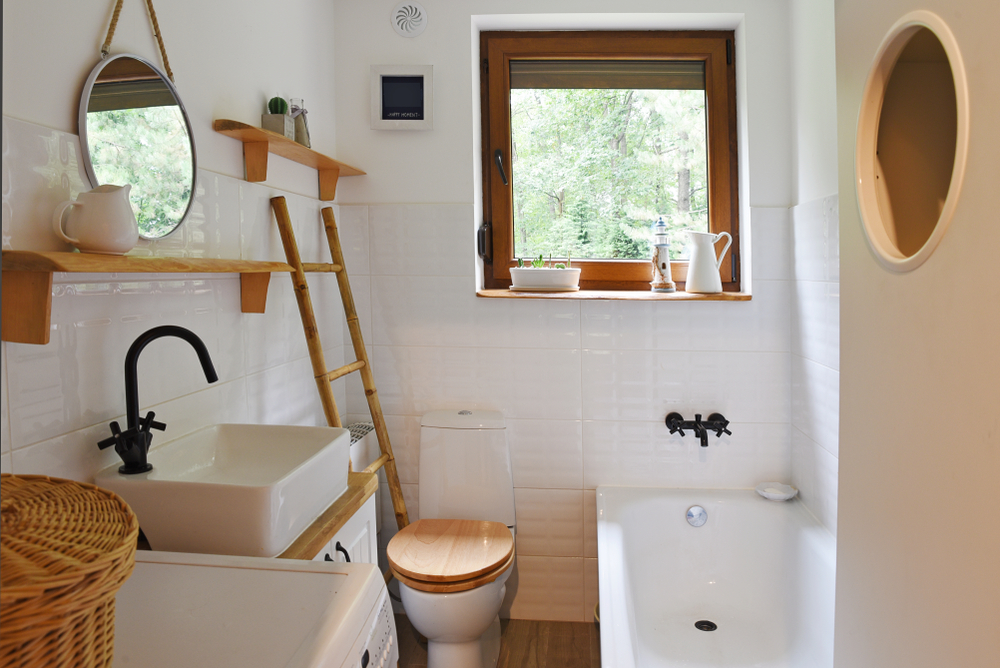 How To Make the Most of A Small Apartment Bathroom