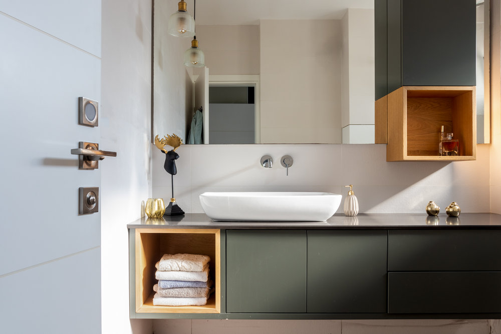 10 Small Apartment Bathroom Ideas to Try 