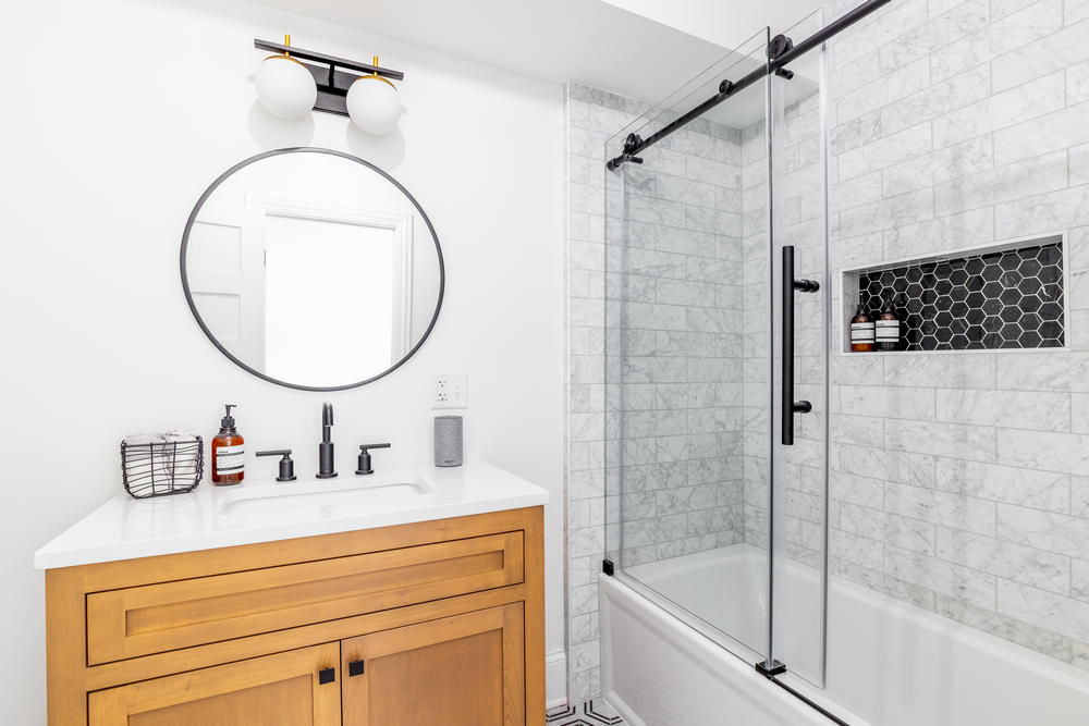 10 Small Apartment Bathroom Ideas to Try 