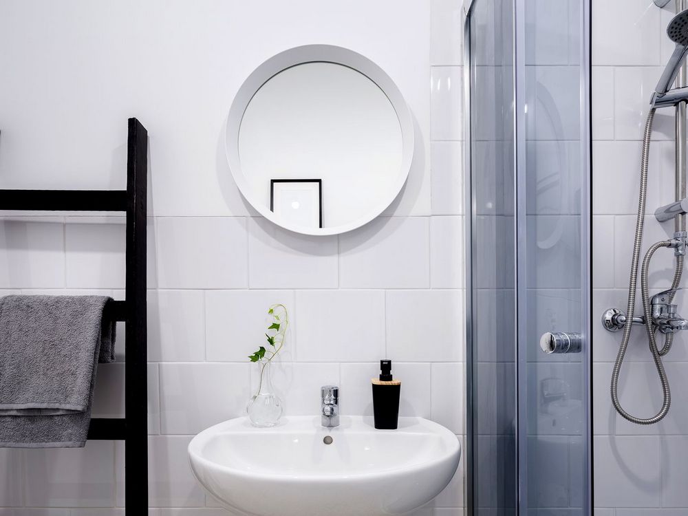 10 Small Apartment Bathroom Ideas to Try