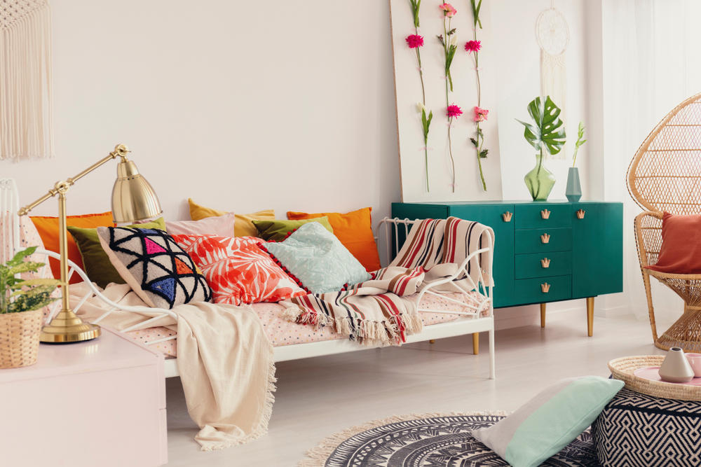 Bright and Colorful Apartment Decor